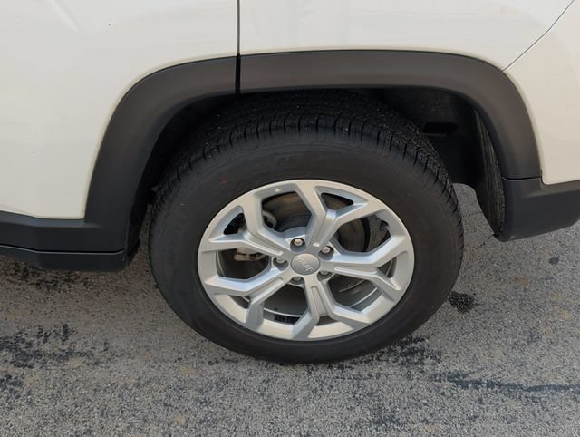 Used 2024 Jeep Compass Latitude AWD/4WD image 33