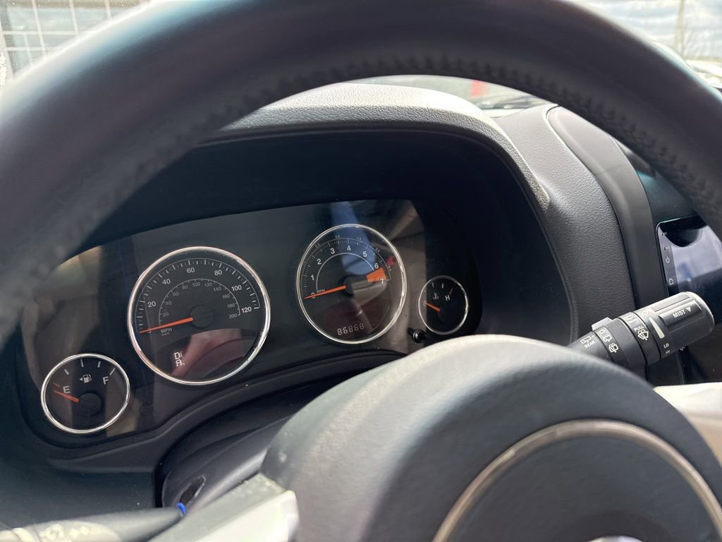 Used 2015 Jeep Compass Limited w/ Sun/Sound Group image 11