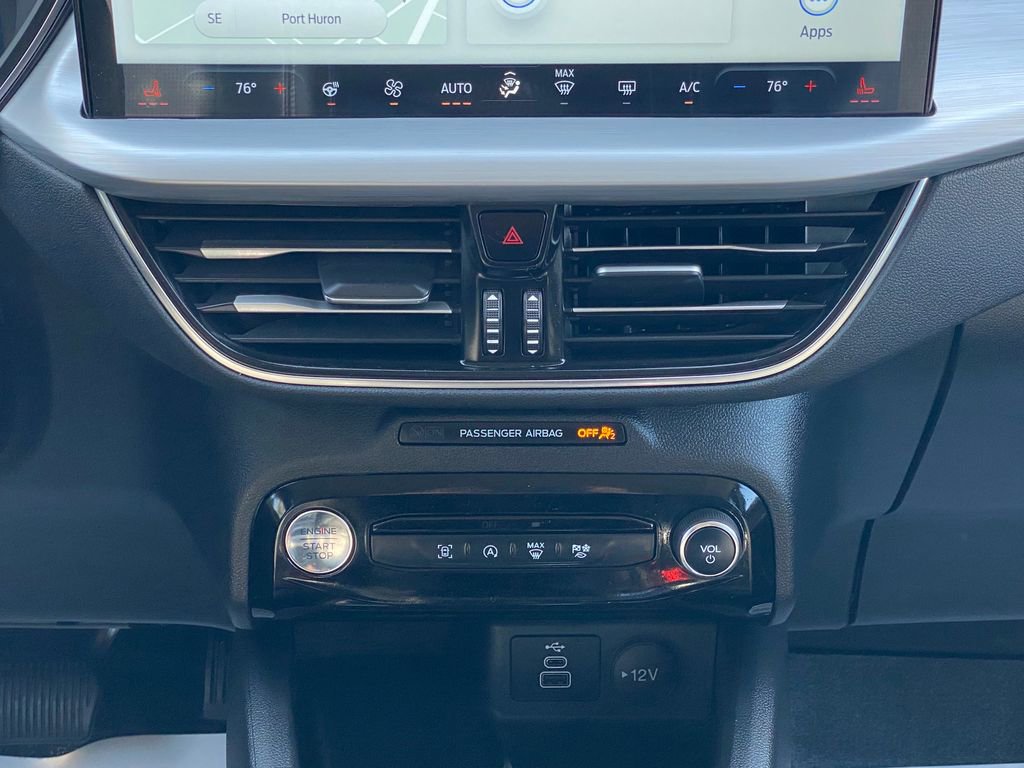 Used 2025 Ford Escape Platinum AWD/4WD image 23