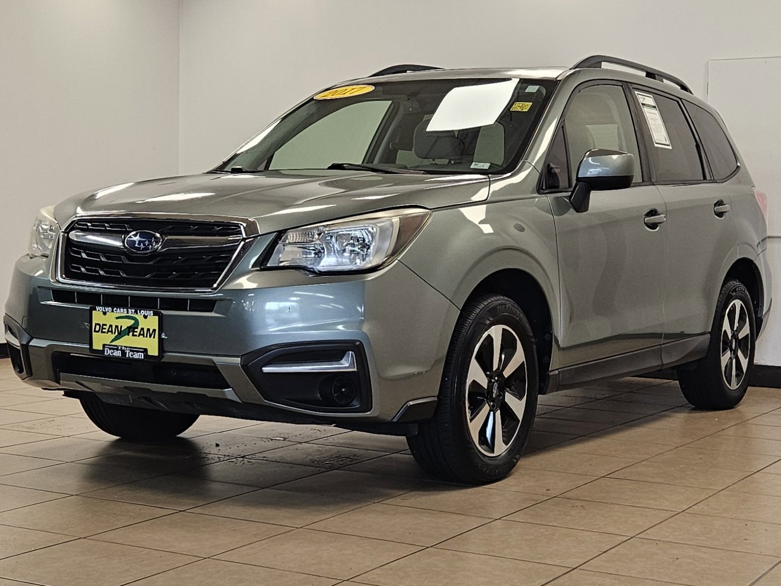 Used 2017 Subaru Forester 2.5i Premium w/ Popular Package #2A image 2