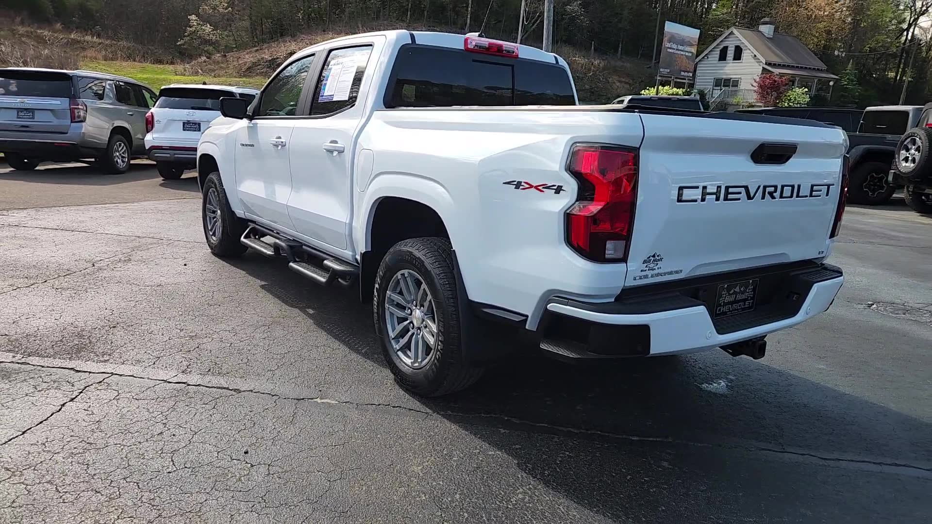 Used 2024 Chevrolet Colorado LT w/ LT Convenience Package II image 3