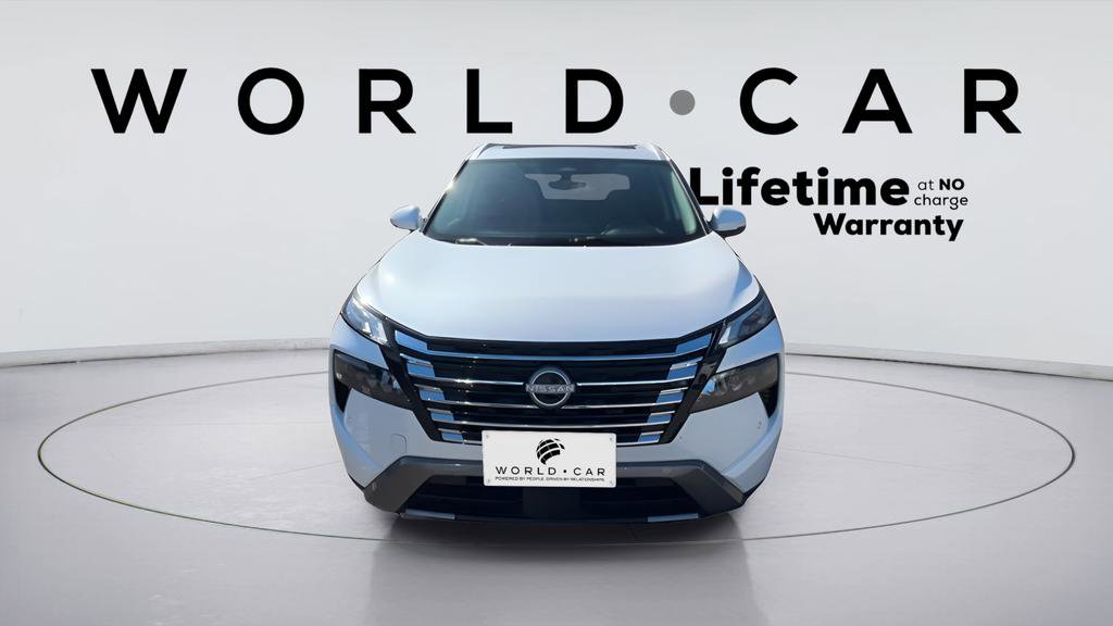 Used 2024 Nissan Rogue SL w/ SL Premium Package image 2
