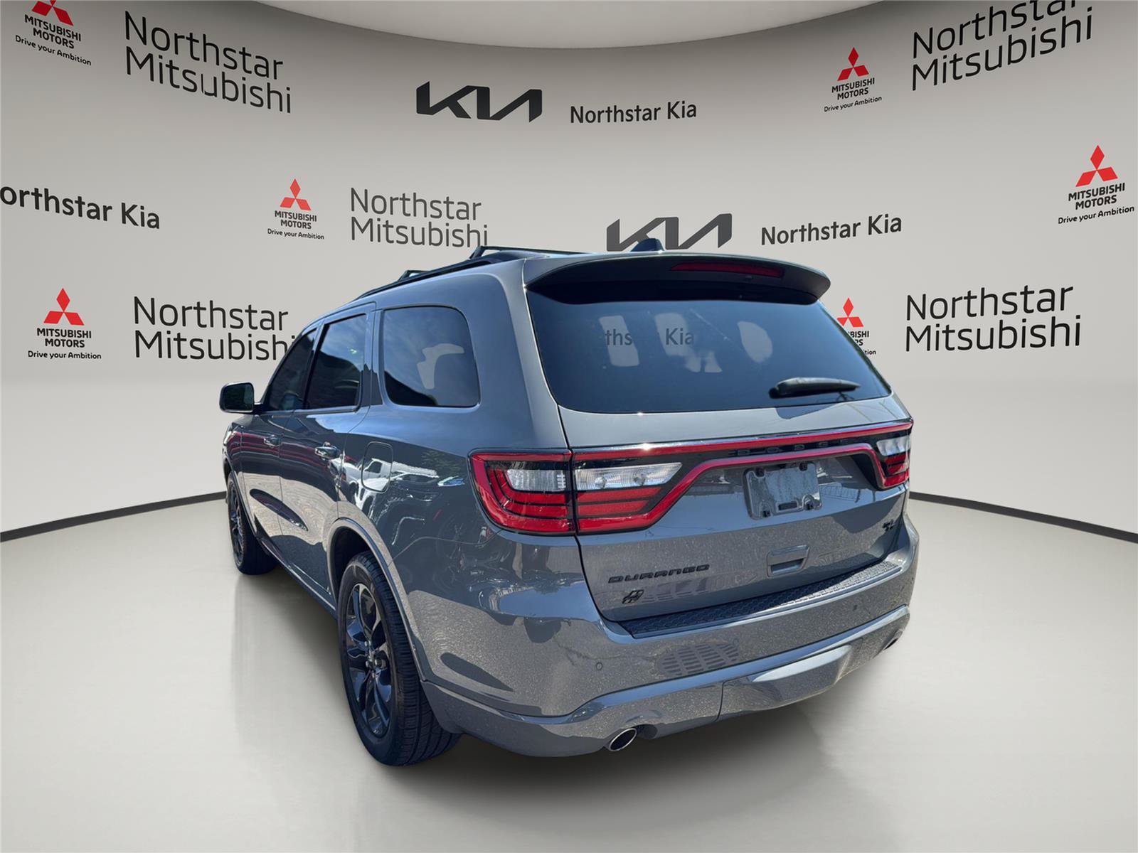 Used 2023 Dodge Durango R/T AWD/4WD image 5