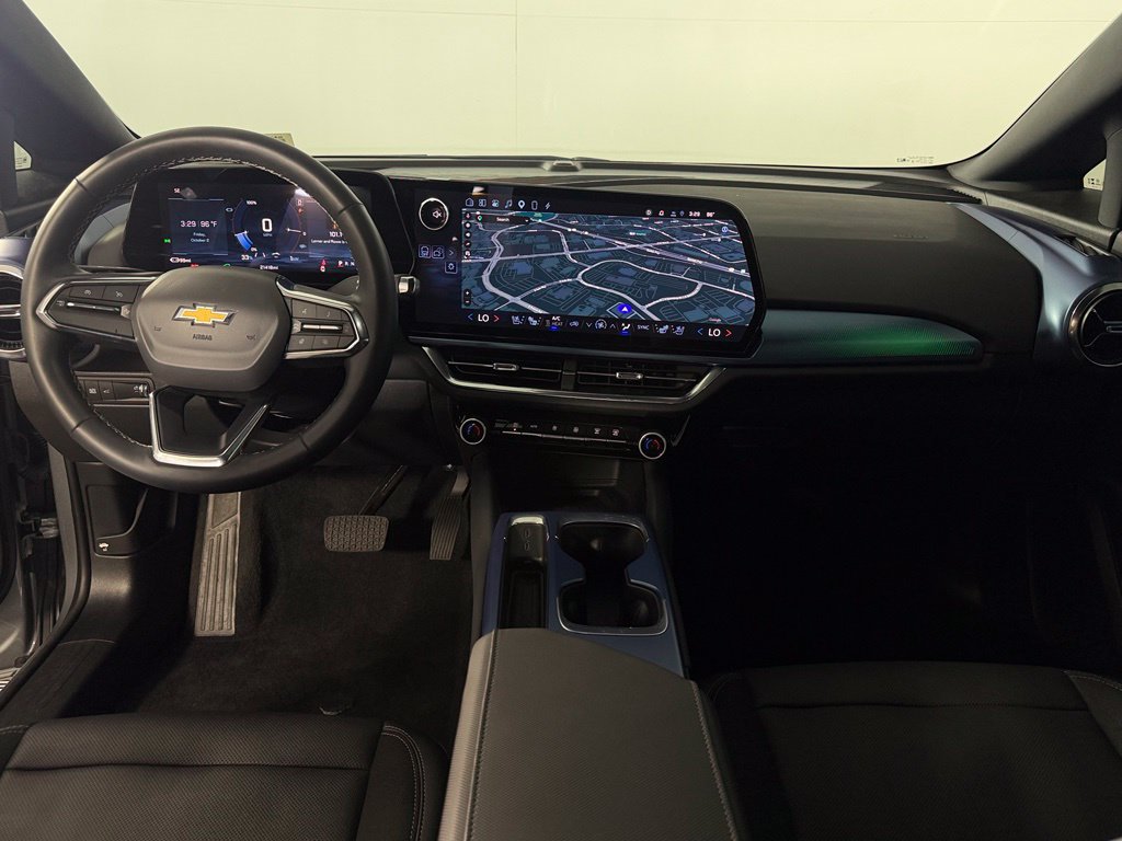 Used 2024 Chevrolet Equinox EV LT FWD image 15