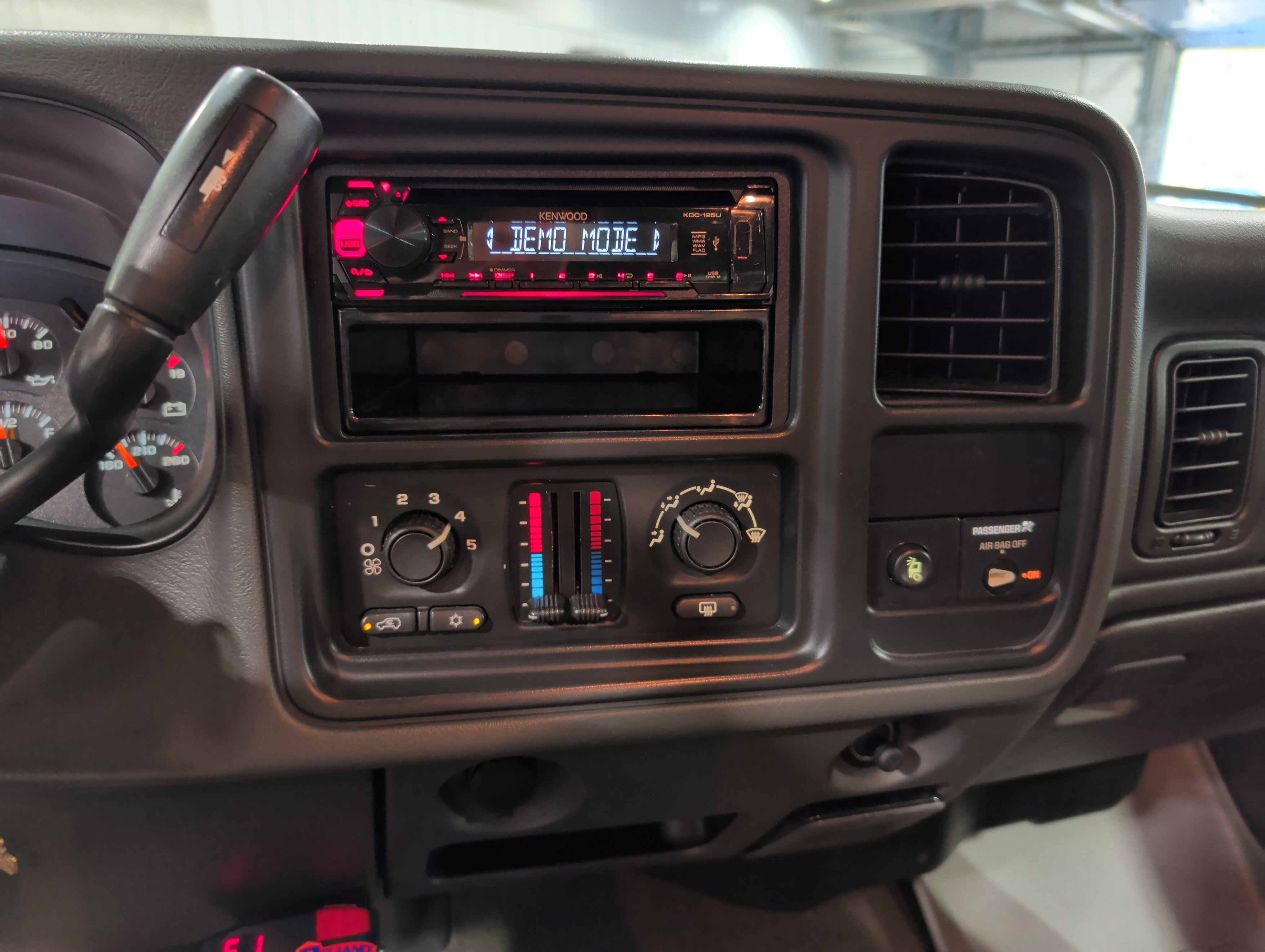 Used 2004 Chevrolet Silverado 2500 LS w/ Snow Plow Prep Package image 11