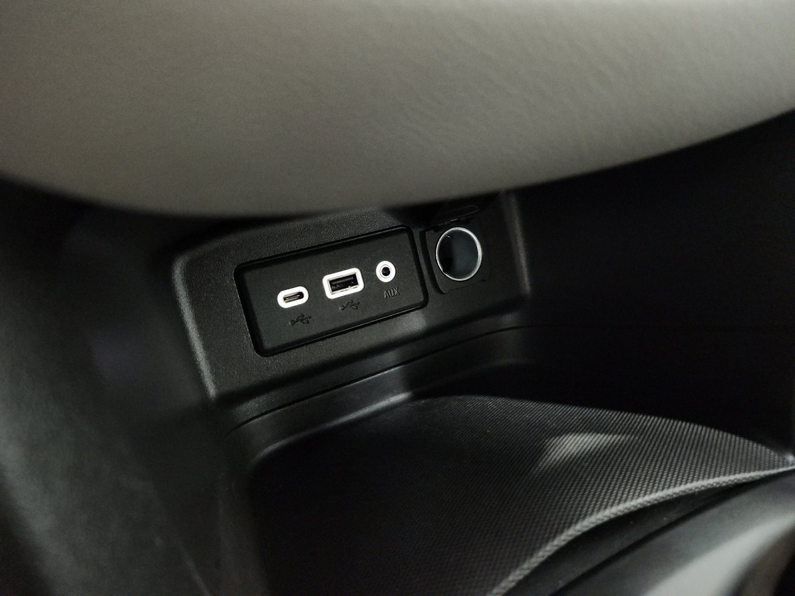 Used 2021 Chevrolet Equinox LS AWD/4WD image 19