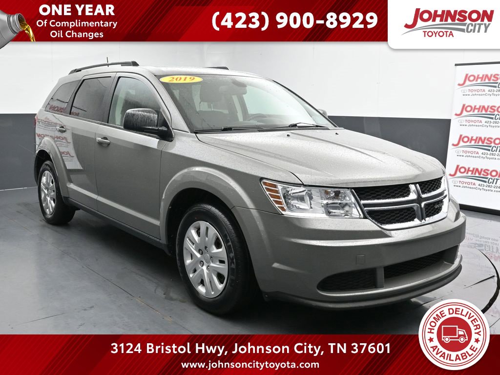 Used 2019 Dodge Journey SE image 1