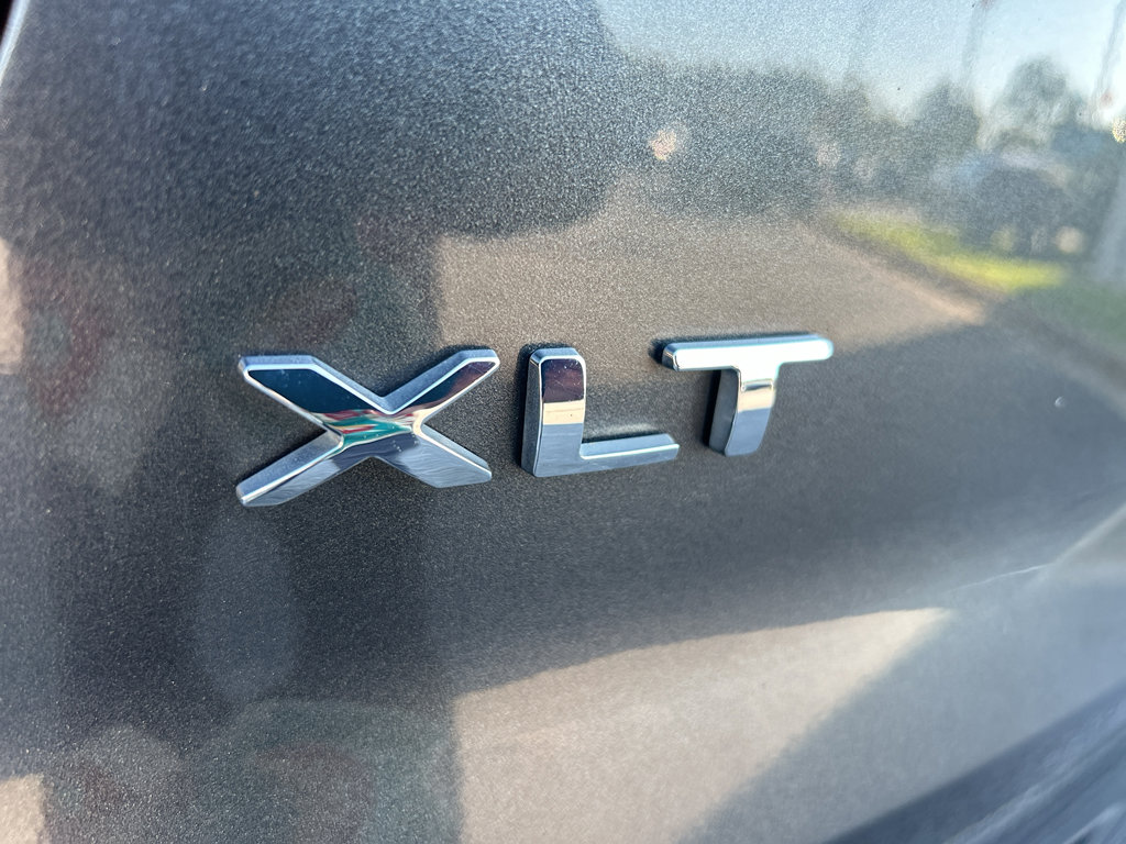 Used 2019 Ford Explorer XLT AWD/4WD image 10