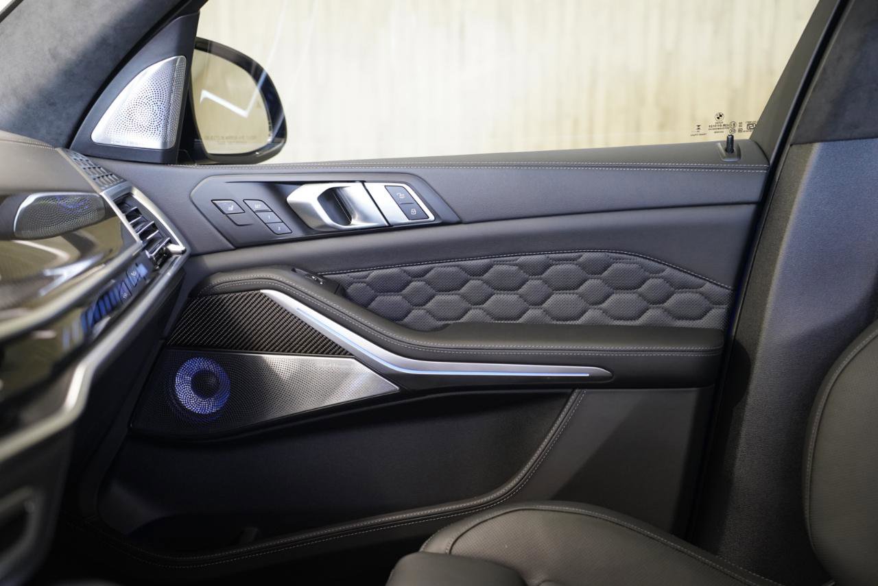 Used 2026 BMW X5 M Competition w/ Executive Package image 32