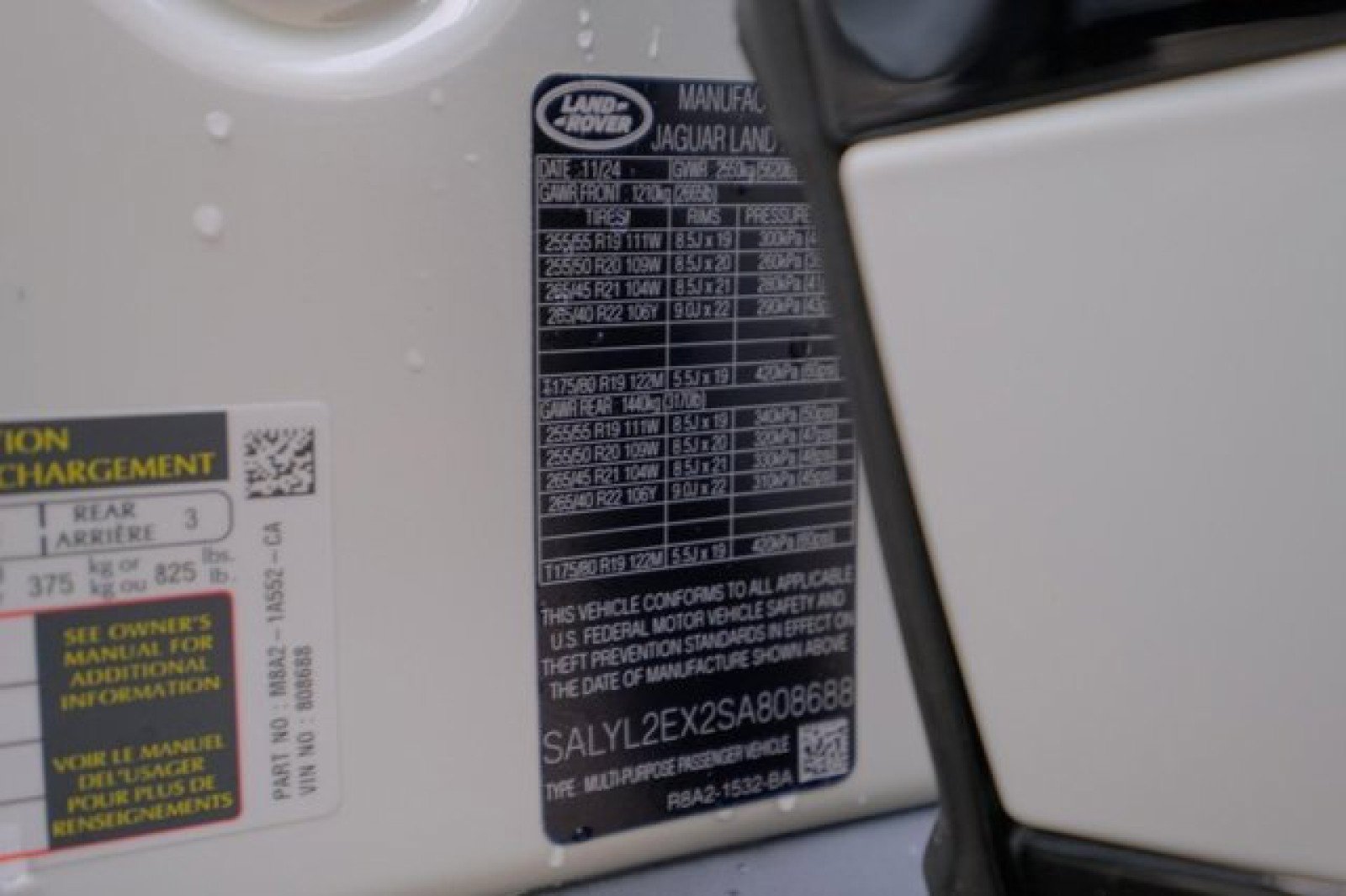 New 2025 Land Rover Range Rover Velar Dynamic SE image 28