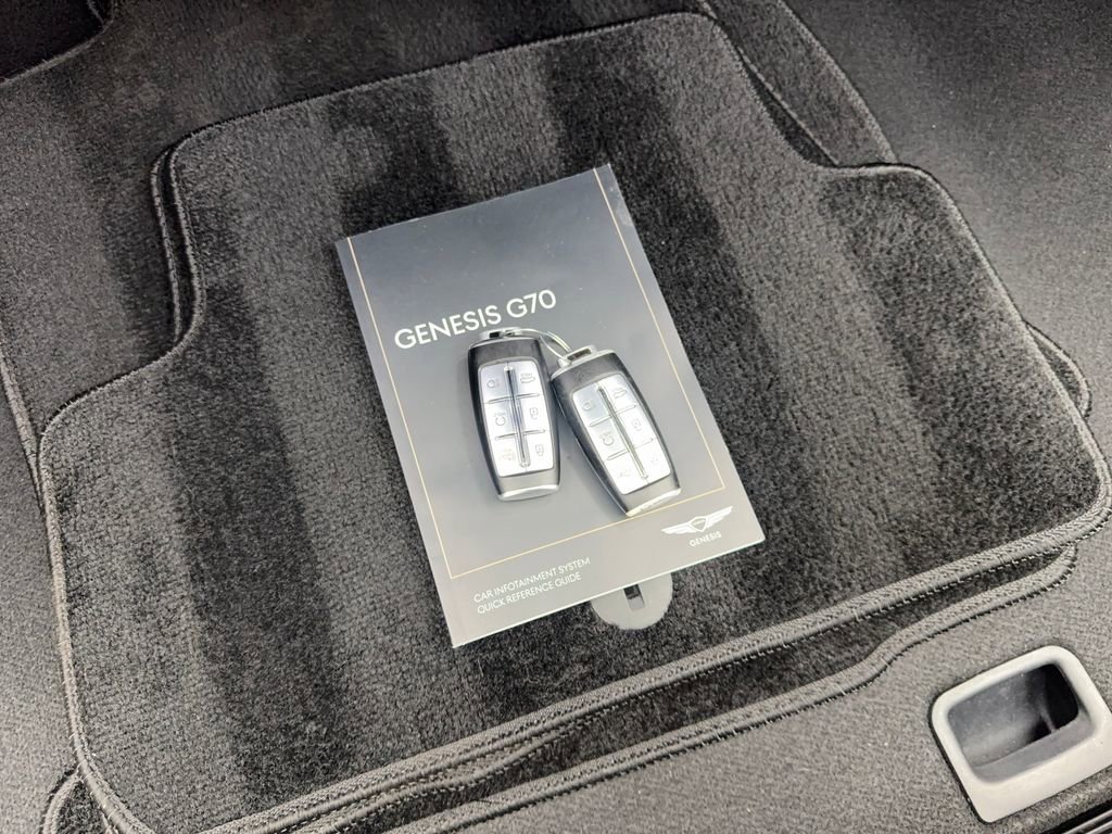 Used 2023 Genesis G70 2.0T image 81