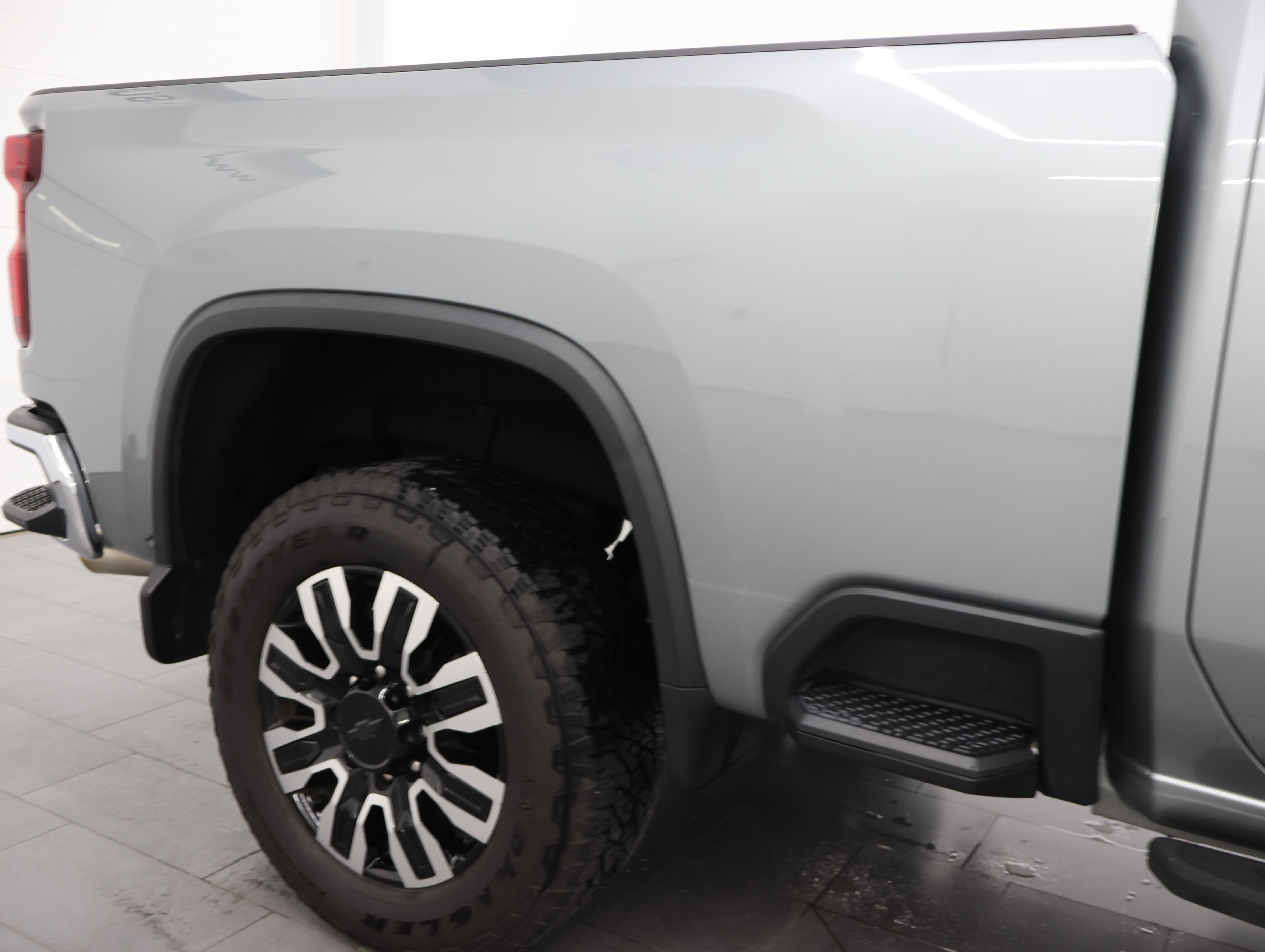 Used 2024 Chevrolet Silverado 2500 LT AWD/4WD image 31