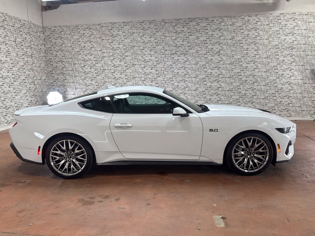 Used 2025 Ford Mustang GT Premium RWD image 8
