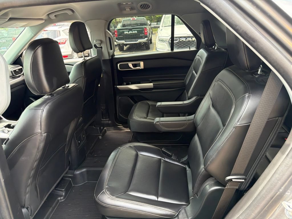 Used 2023 Ford Explorer XLT w/ Equipment Group 202A AWD/4WD image 9