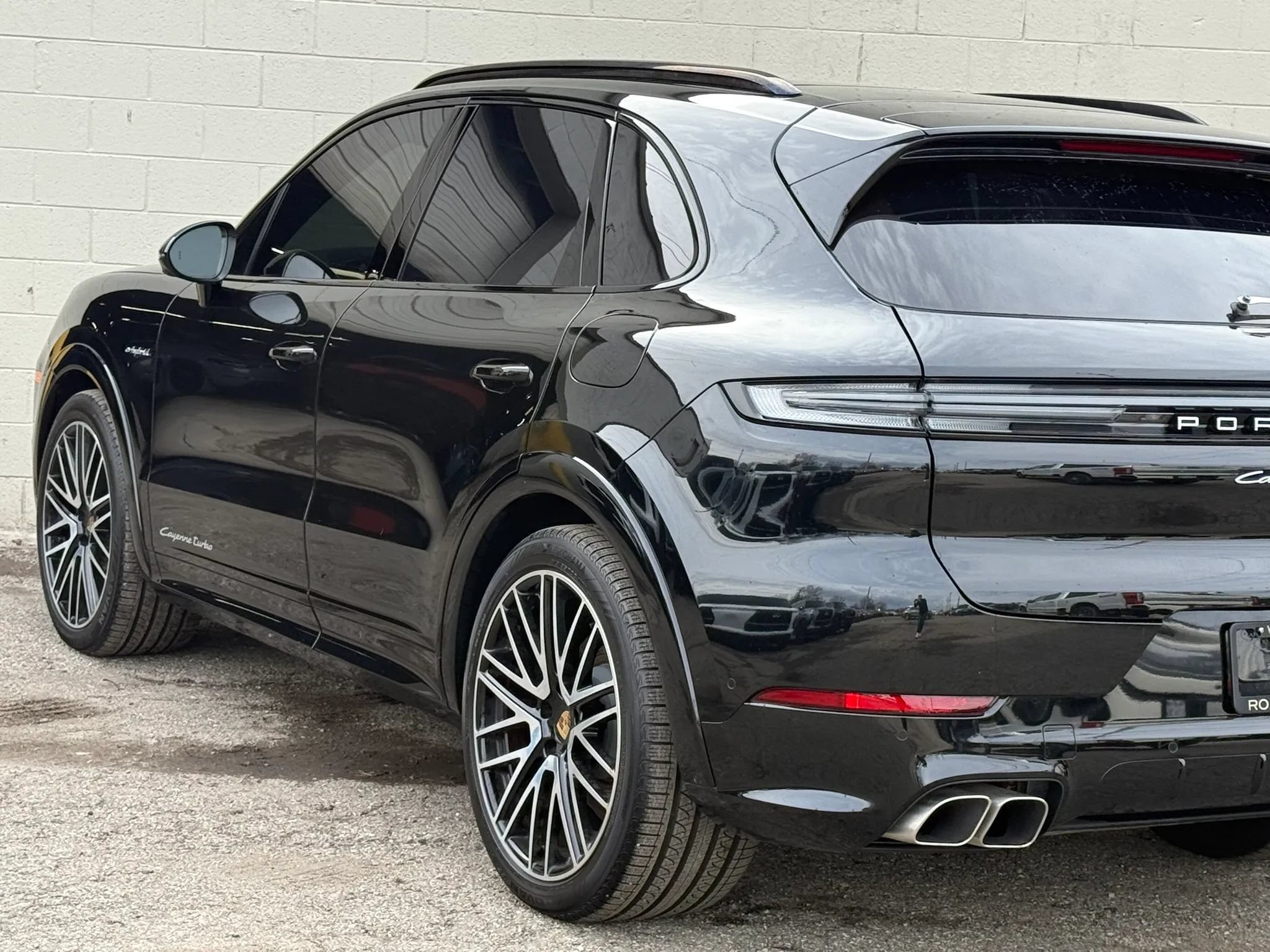 Used 2024 Porsche Cayenne Turbo AWD/4WD image 13