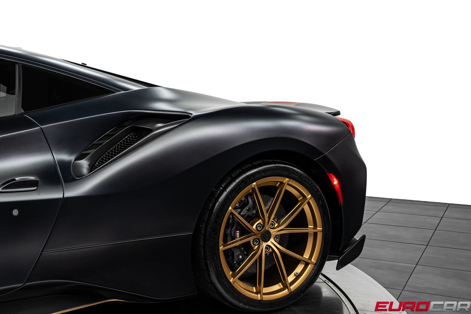 Used 2020 Ferrari 488 Pista Coupe RWD image 22