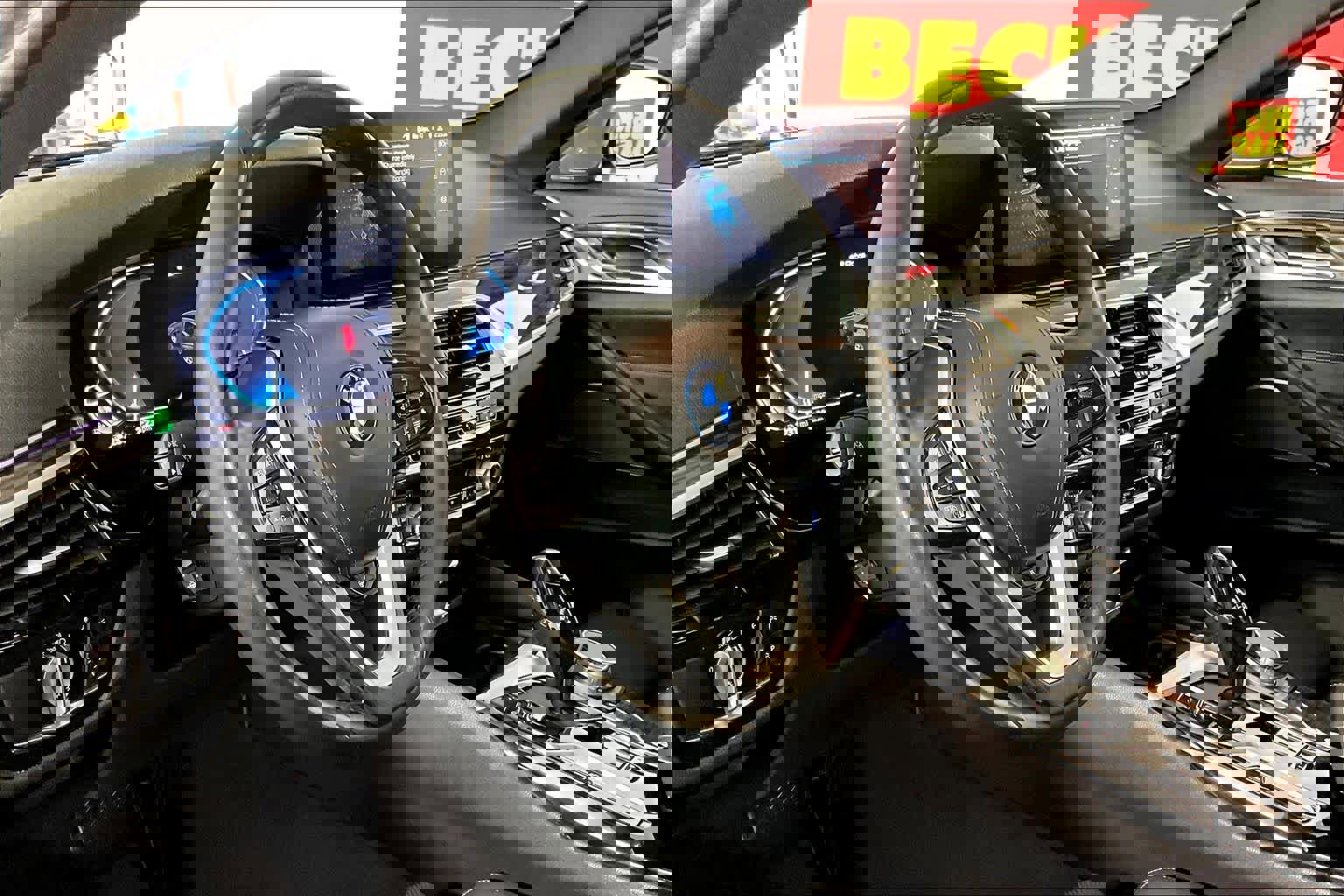 Used 2023 BMW 530e xDrive image 16