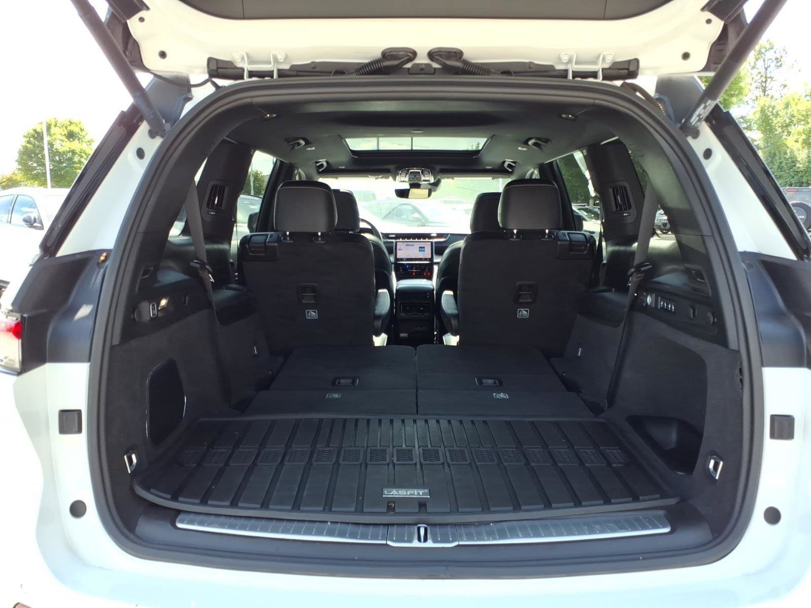 Used 2023 Jeep Grand Cherokee L Overland AWD/4WD image 32
