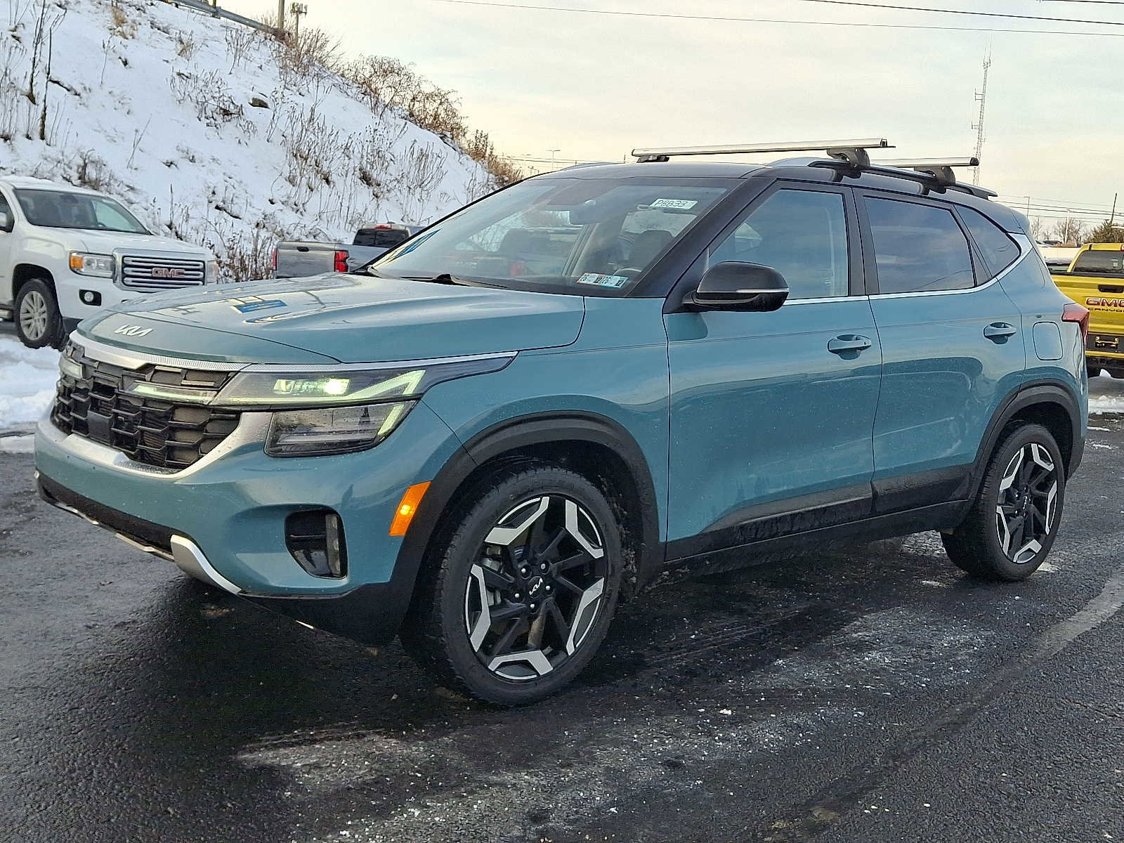 Used 2024 Kia Seltos SX image 3