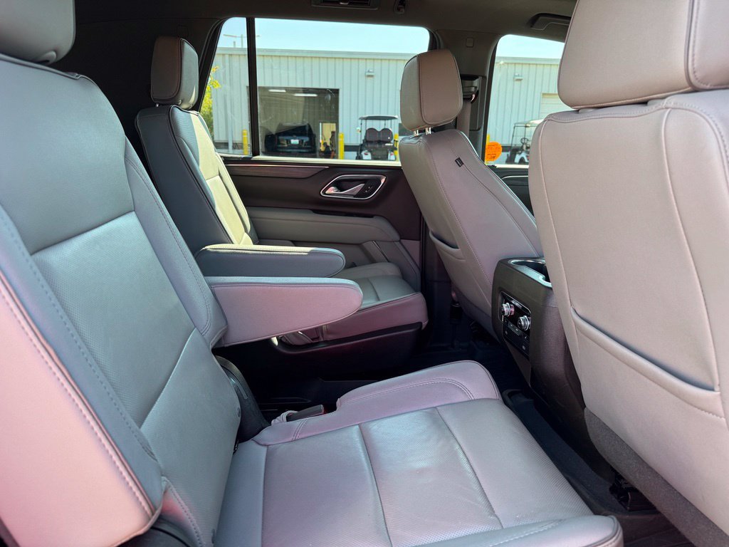 Used 2023 GMC Yukon SLT w/ SLT Premium Package AWD/4WD image 13