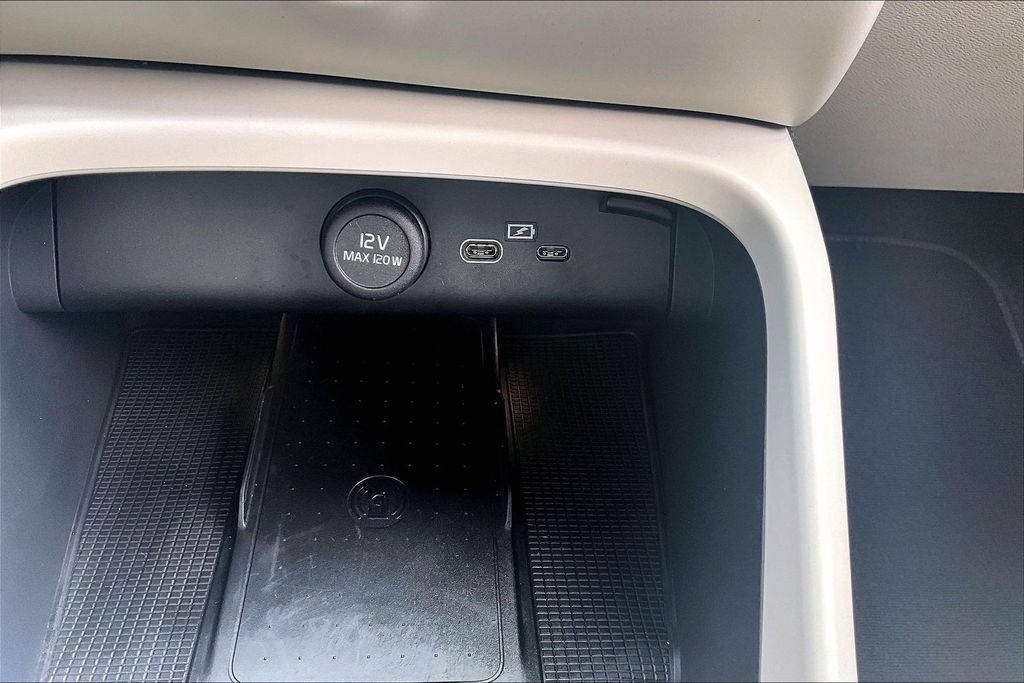 Certified 2026 Volvo XC40 B5 Ultra AWD/4WD image 34