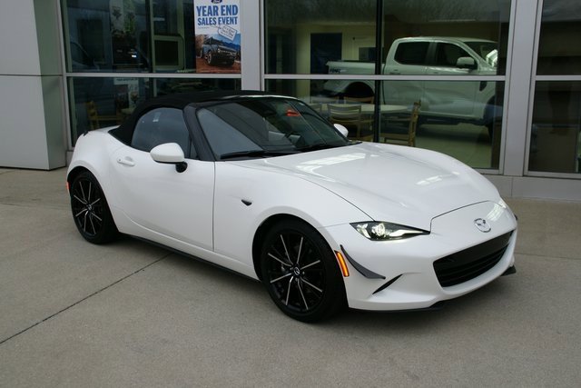 Used 2024 MAZDA MX-5 Miata Grand Touring w/ Weather Package image 2