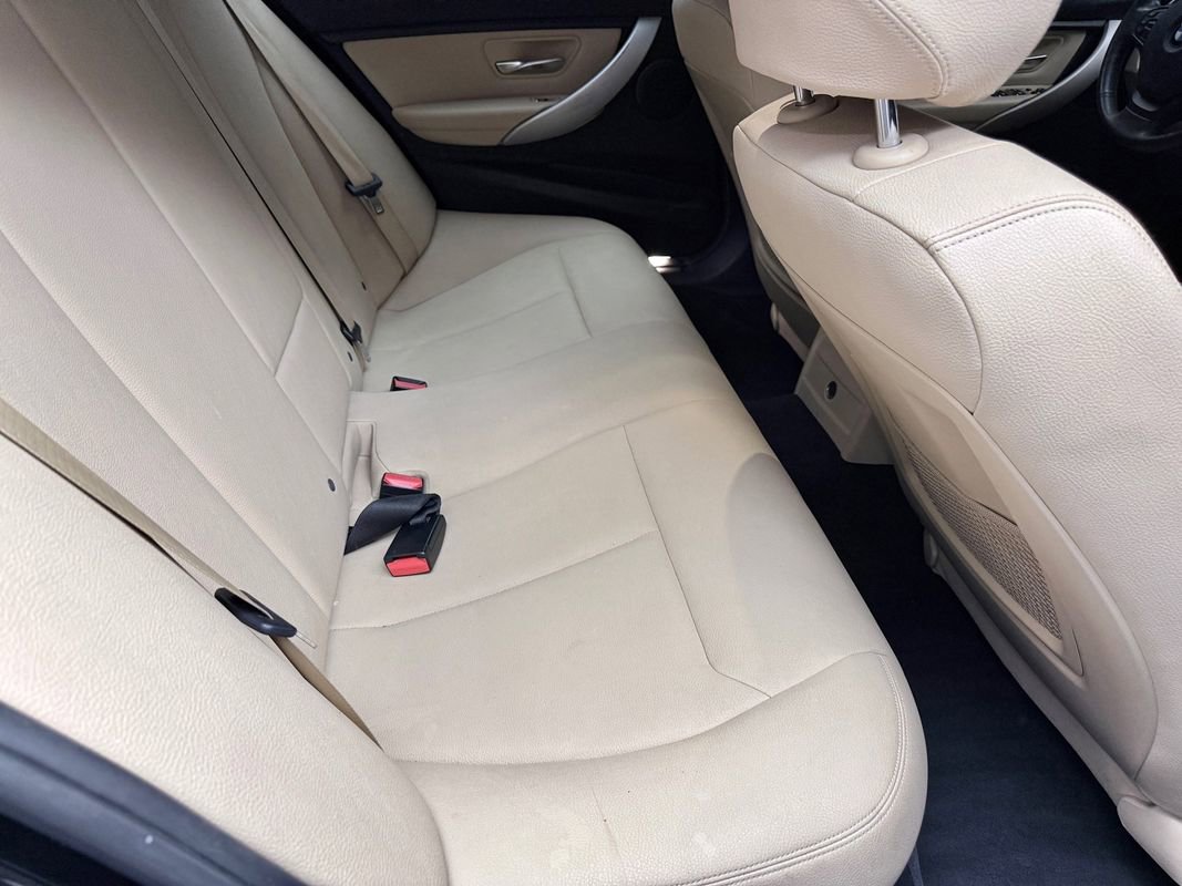 Used 2018 BMW 320i xDrive Sedan AWD/4WD image 14