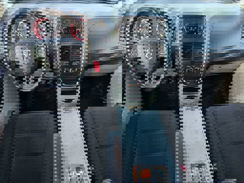 Used 2013 RAM C/V Tradesman image 11