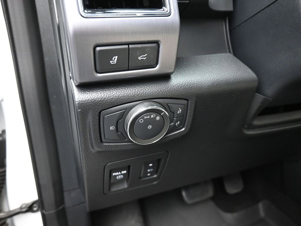 Used 2021 Ford Expedition Platinum image 13