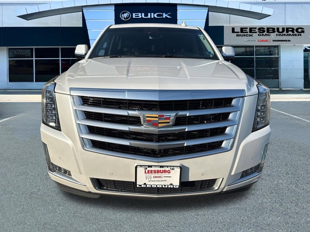 Used 2017 Cadillac Escalade ESV Luxury image 2