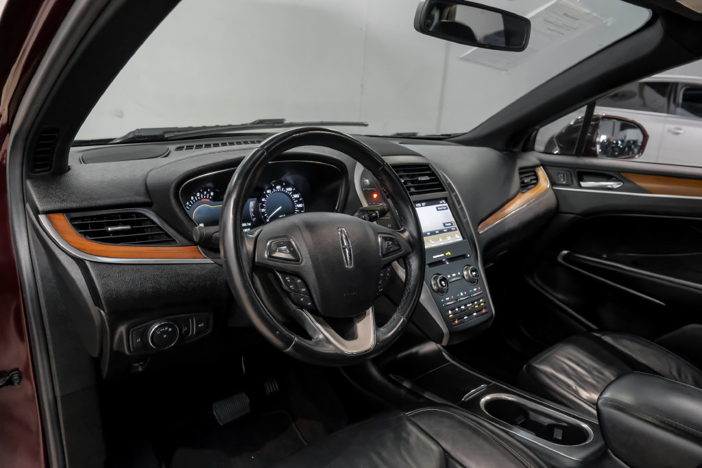 Used 2019 Lincoln MKC Select w/ Select Plus Package FWD image 3