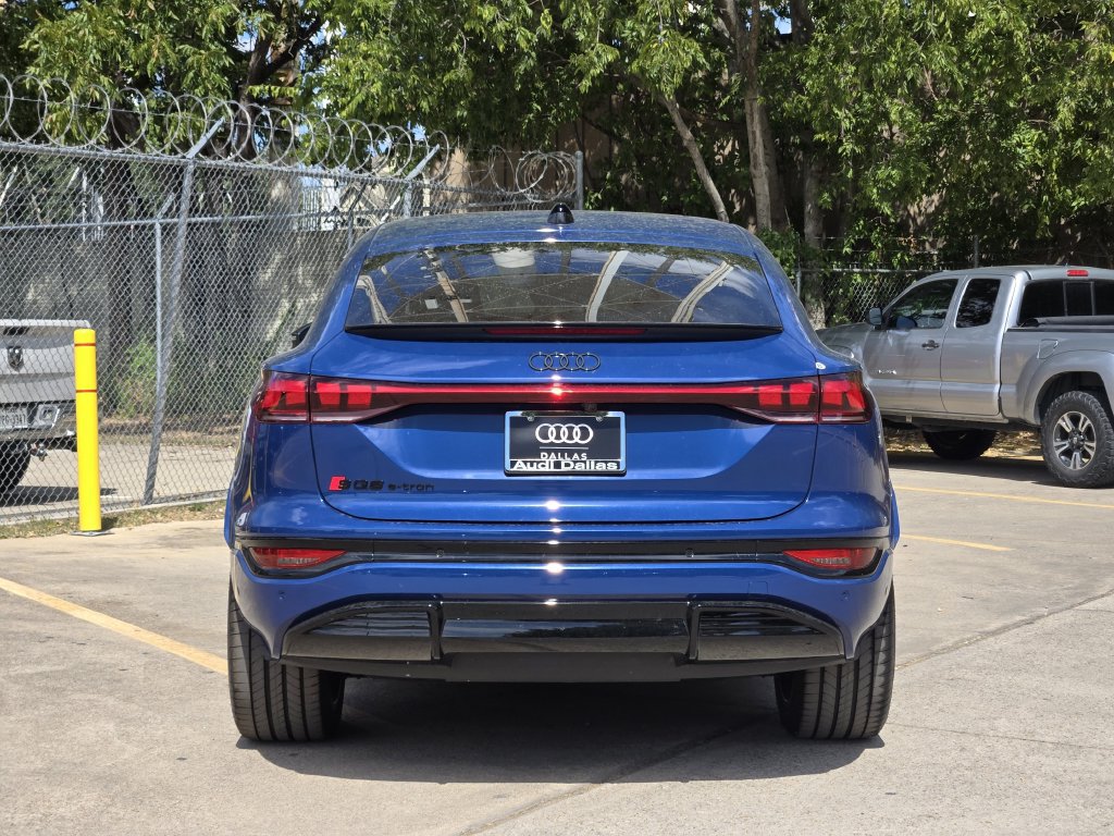 New 2027 Audi SQ6 e-tron Prestige AWD/4WD image 9