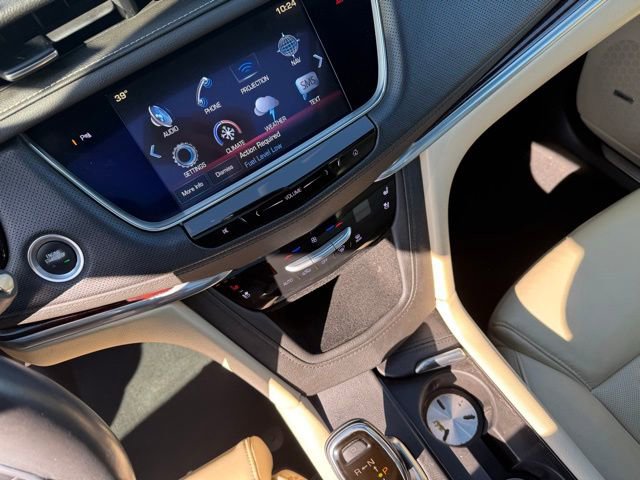 Used 2017 Cadillac XT5 Premium Luxury FWD image 32