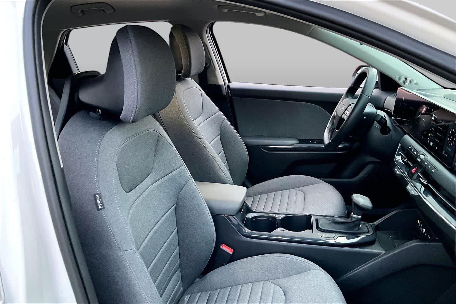 Certified 2025 Kia K4 EX FWD image 9