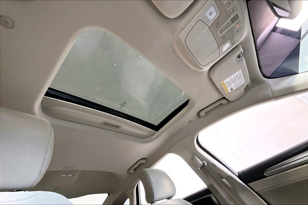 Used 2019 Ford Fusion SE image 22