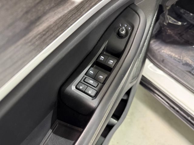 Used 2023 Jeep Grand Cherokee L Limited w/ Black Appearance Package AWD/4WD image 13