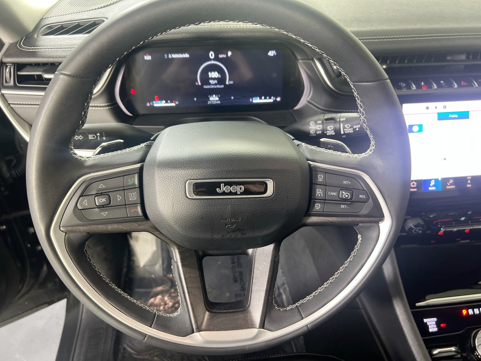Used 2023 Jeep Grand Cherokee L Limited AWD/4WD image 11