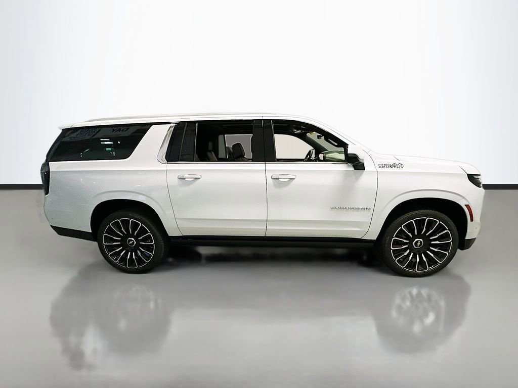 New 2026 Chevrolet Suburban High Country image 9