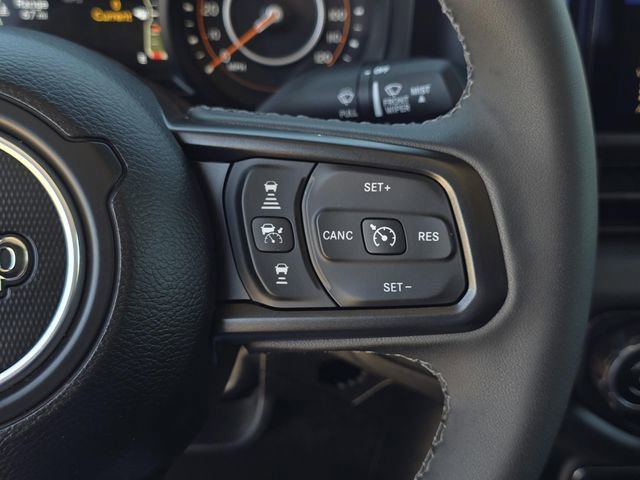 Used 2025 Jeep Gladiator Sport AWD/4WD image 16