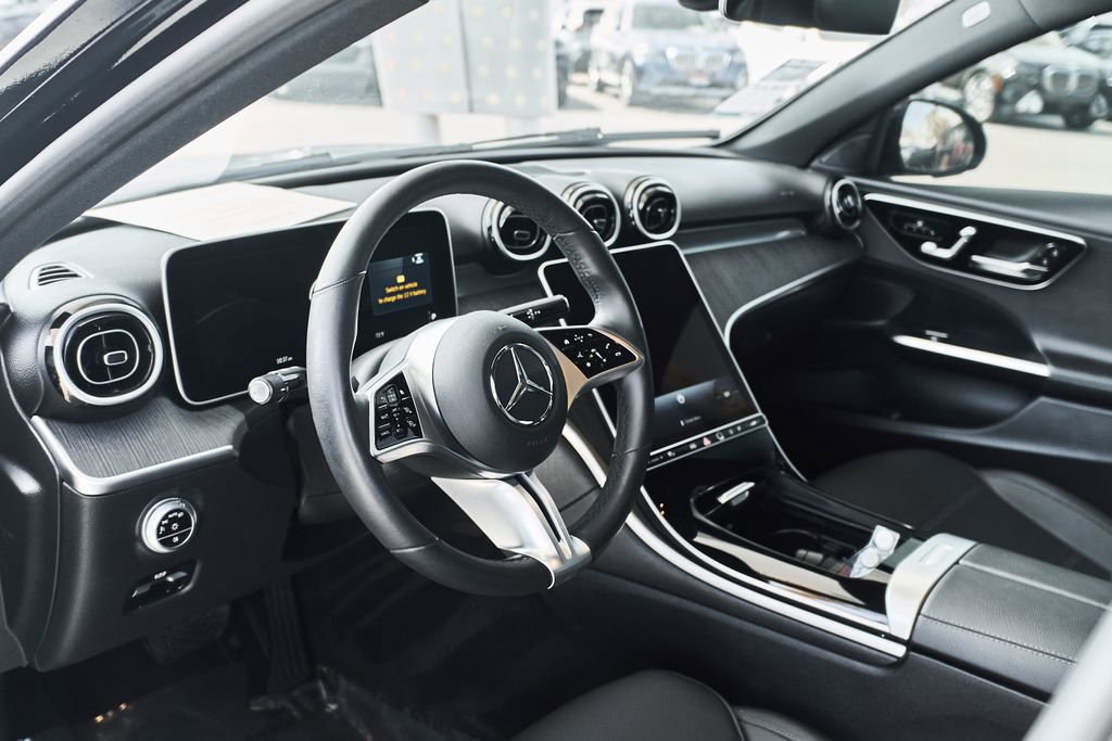 Used 2025 Mercedes-Benz C 300 4MATIC Sedan image 6