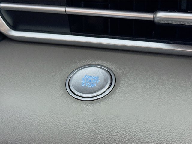 Used 2025 Hyundai Elantra Sport FWD image 27
