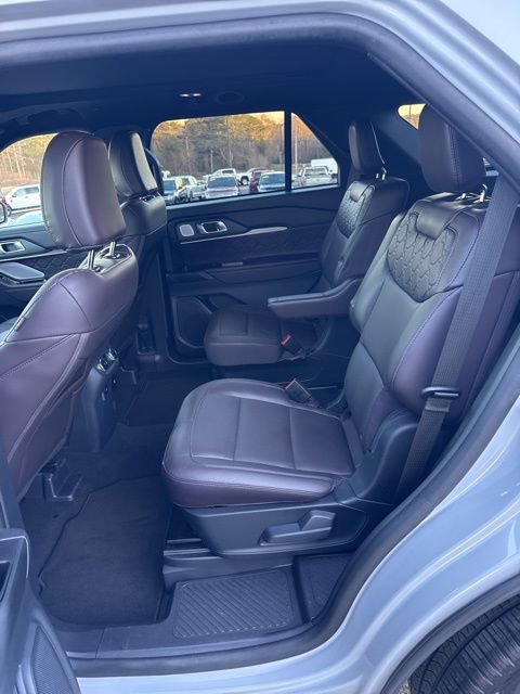 Used 2025 Ford Explorer Platinum w/ LUX Leather Package image 11