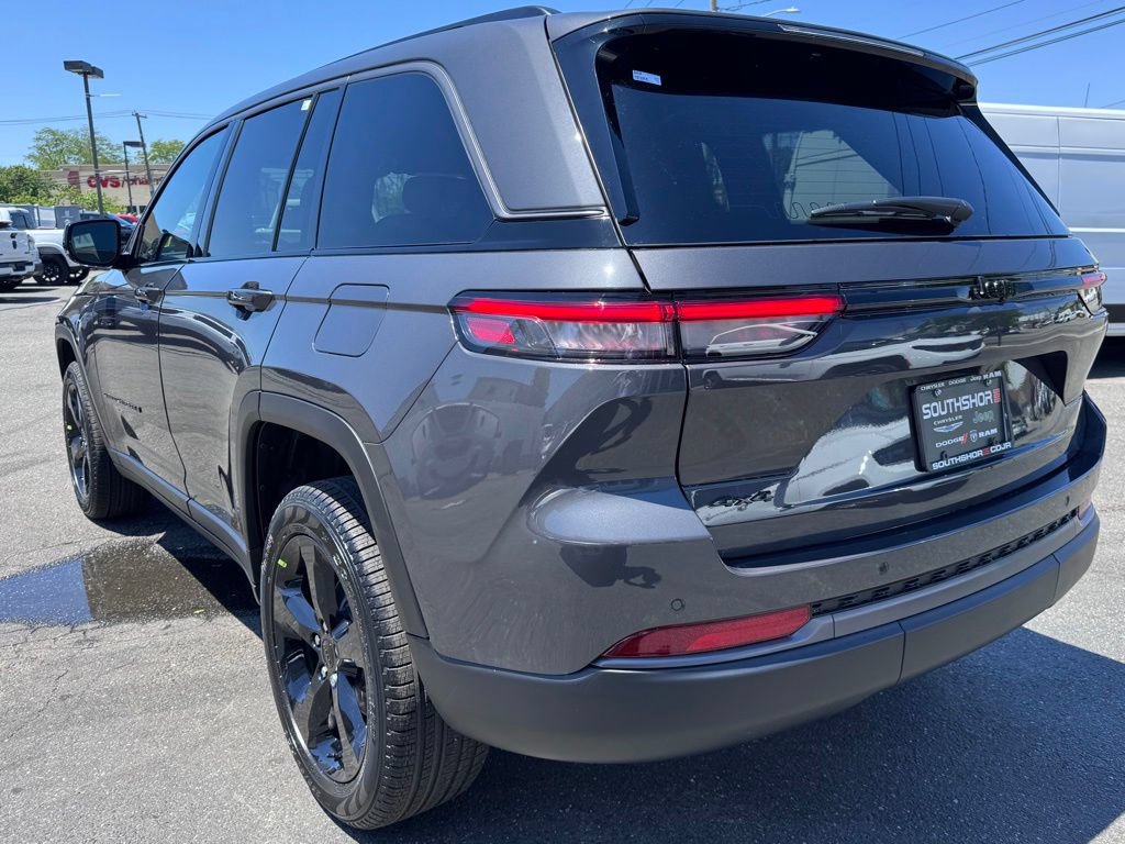New 2026 Jeep Grand Cherokee Limited w/ Limited Altitude Package AWD/4WD image 5