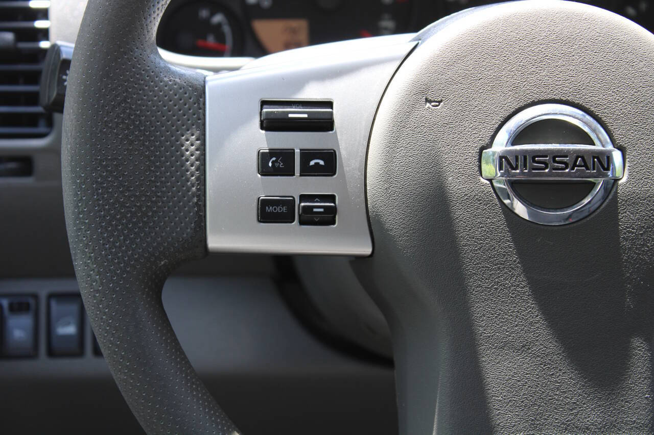 Used 2014 Nissan Frontier SV w/ SV Value Truck Package AWD/4WD image 38