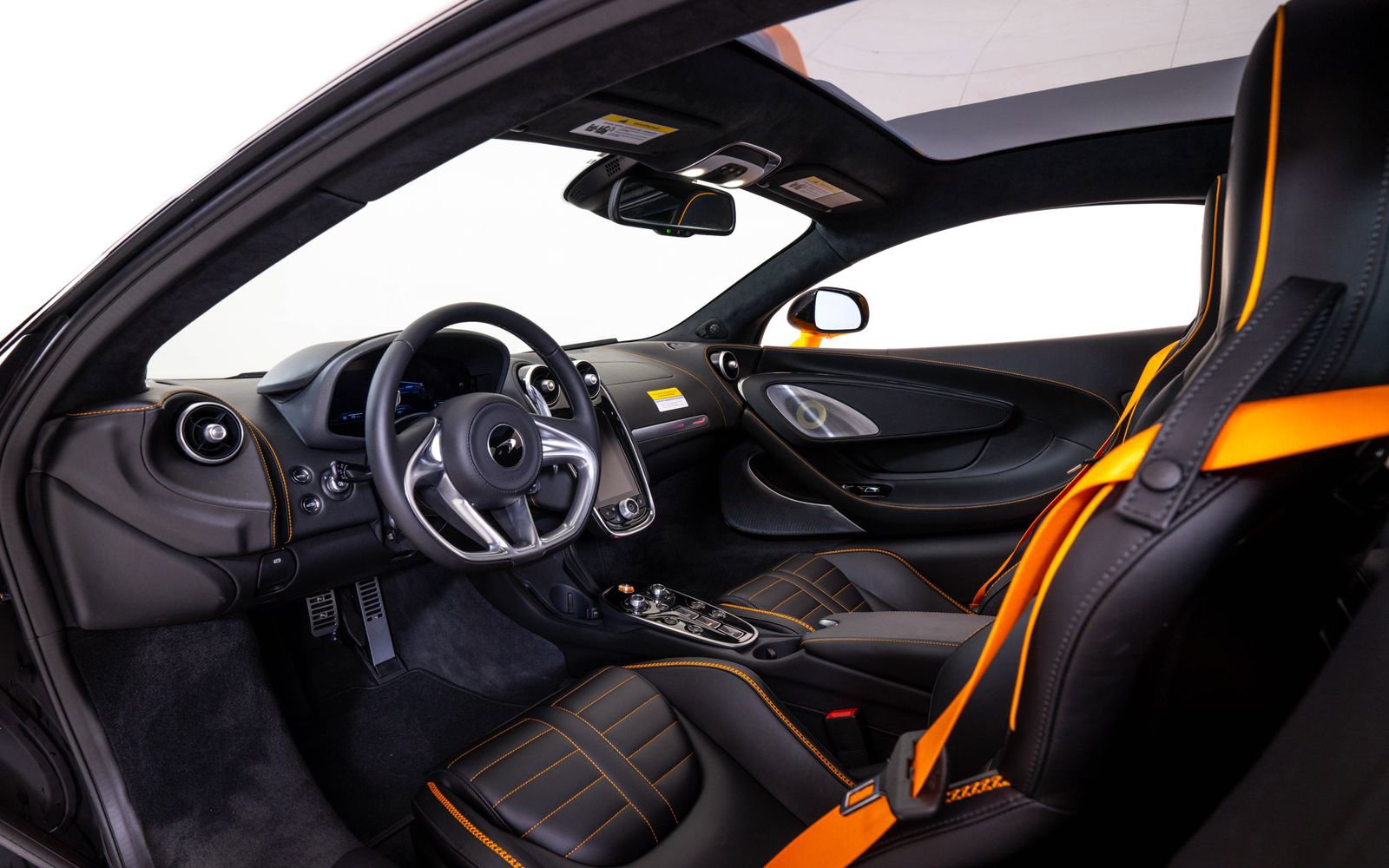 New 2026 McLaren GTS RWD image 18