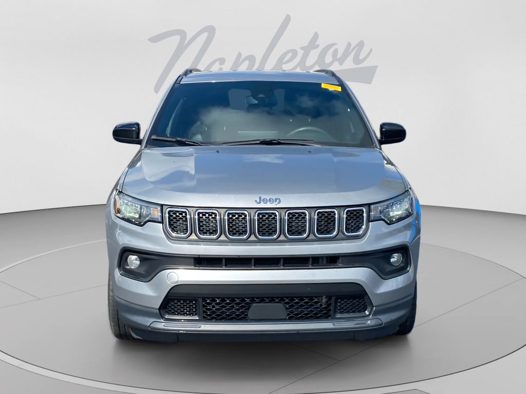 Used 2024 Jeep Compass Latitude AWD/4WD image 9