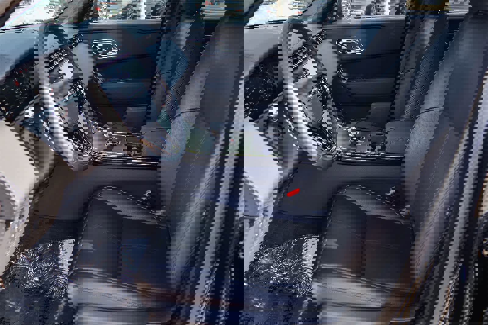 New 2026 Land Rover Range Rover Velar Dynamic SE image 11