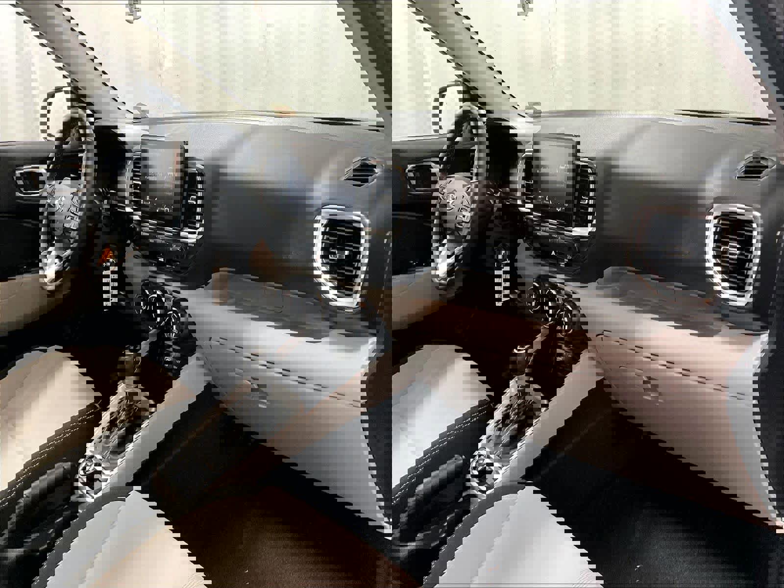 Used 2023 Hyundai Venue SEL image 14