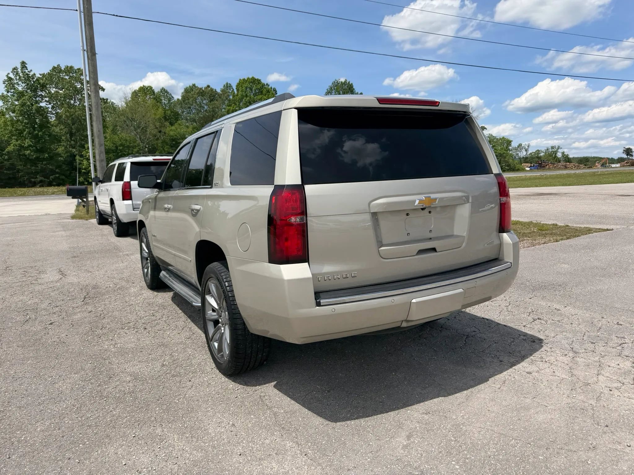 Used 2015 Chevrolet Tahoe LTZ AWD/4WD image 21