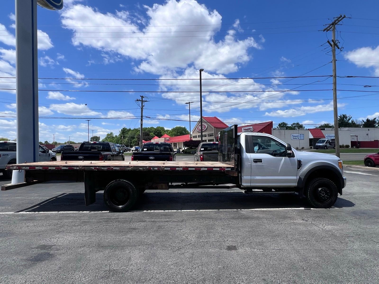 Used 2017 Ford F550 4x4 Regular Cab Super Duty image 8